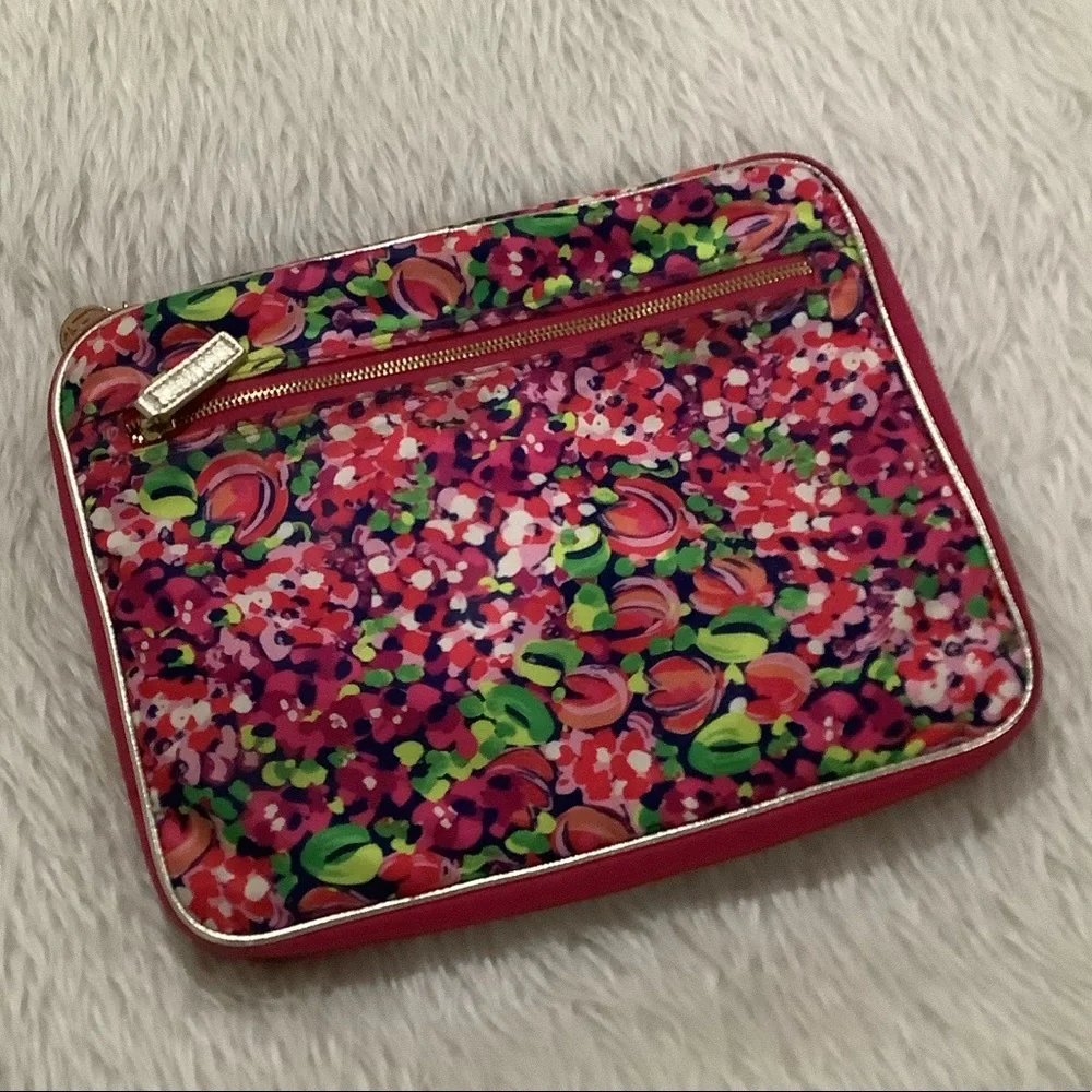 Lilly Pulitzer pink floral I pad carrying case